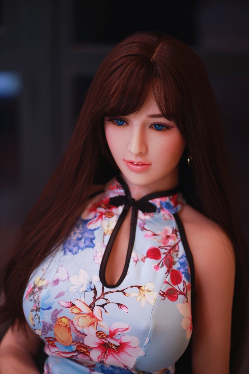 Long Haired Sex Doll Emi Flaunting Her Incredible Body In Her Silky