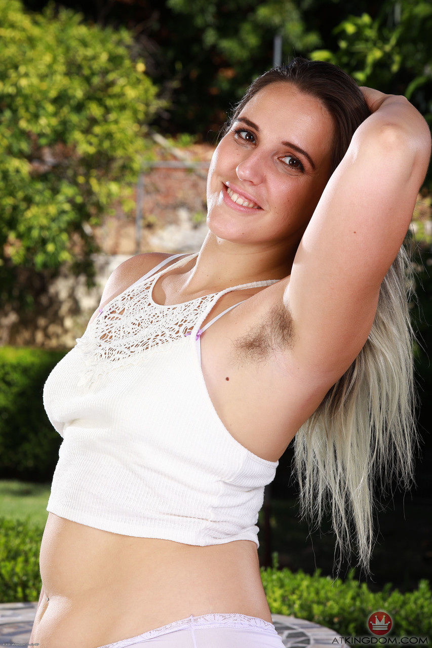 Chubby American babe Dria Submits flaunts her hairy armpits, twat and big  ass - NakedPics