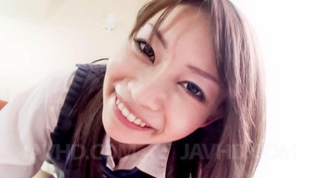 Den japanske studerende Sakura Anna deltager i POV-sex med sin fyr