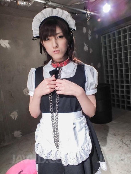 Kanako Kimura in Uniform und Ketten bekommt Vibratoren in haarige twat