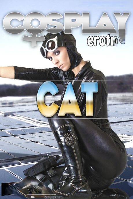 Solo-meisje trekt Catwoman-outfit uit op het dak van een gebouw