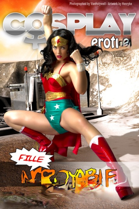 La bella bruna si toglie il vestito da Wonder Woman in modo invitante