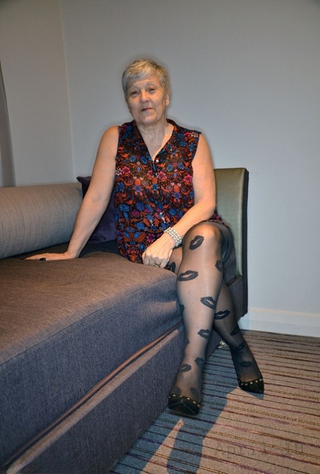 Older granny Savana pulls down hot pantyhose to rub clit with saggy tits out