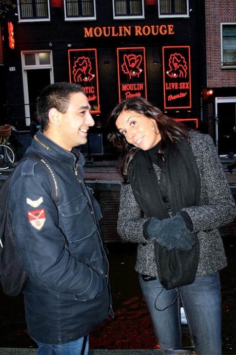 Amsterdamer Prostituierte entjungfern einen Jungen bei einem Dreierfick