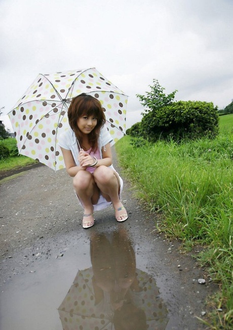 Hübsch japanisch teen sakurako exposes upskirt schlüpfer im non nude aktion