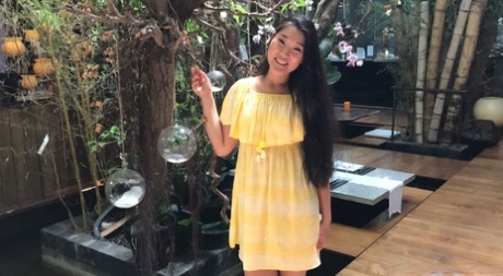 Den asiatiske pige Kanata knepper en sexturist i bareback-stil fra et POV-perspektiv