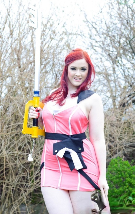 Redhead BBW Jaye Rose looses her natural tits and twat from cosplay attire