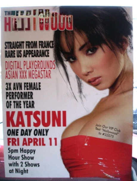 Den asiatiska skönheten Katsuni tar plats på scenen samtidigt som hon arbetar som strippa