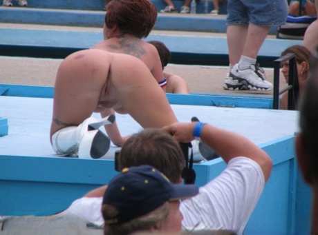 Ação sincera durante um dia cheio de diversão num clube de roupa opcional