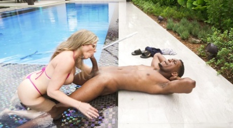 Brittiska MILF:en Cory Chase har interracial sex med poolpojken