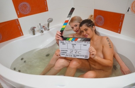 Lesbické dívky Lika Luna & Mika mají sex ve vaně