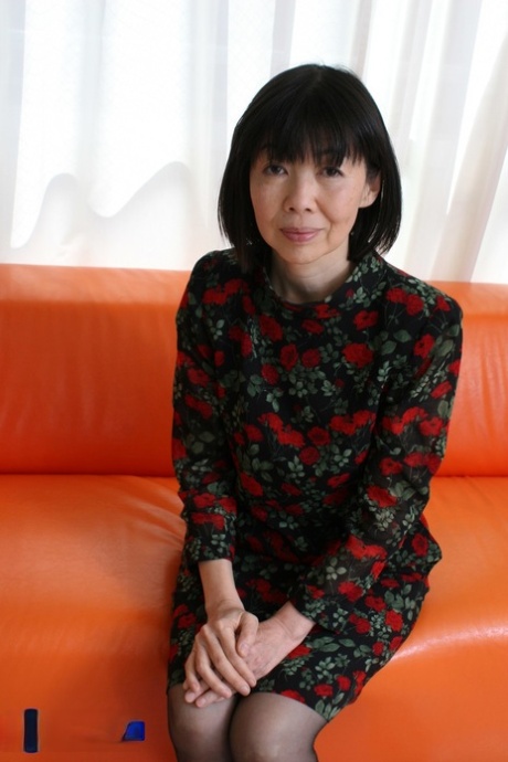 Mature Japanese woman Mitsuyo Morita masturbates before POV sex begins
