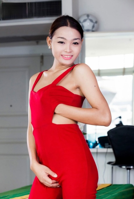 Asiatisk Ladyboy med Samay XXX Porno Bilder