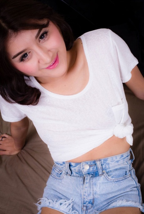 Ladyboy XXX huvudrollen Alice Porr Bilder