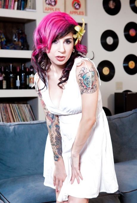 Smoking hot emo babe Joanna Angel is playing with her toy