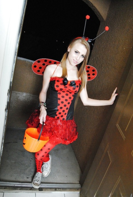 Sassy blonde babe has no panties under her halloween outfit