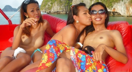 Tropische cruise met drie prachtige ladyboys in het zuiden van Thailand