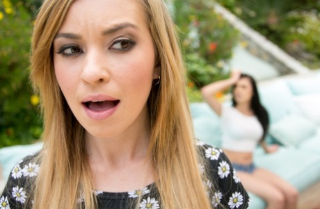 Le sexy teenager laureate Kylie Nicole e Marley Brinx curano la sbornia con il sesso lesbico