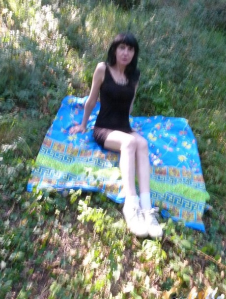 Skinny mature swinger chick naked outdoors for picnic doggystyle & 69