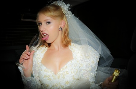 Pretty blonde bride Eidyia sucks new hubby