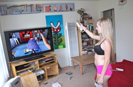 Blonde whore Stacie Jaxxx loses Wii beer pong and gets fucked by winner