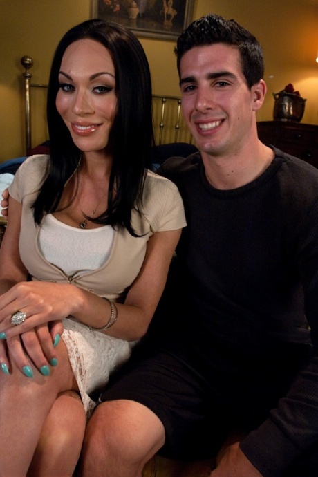 TS Seduction Mia Isabella, Tyler Alexander