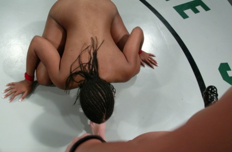 Ultieme Overgave Sydnee Capri, Vendetta