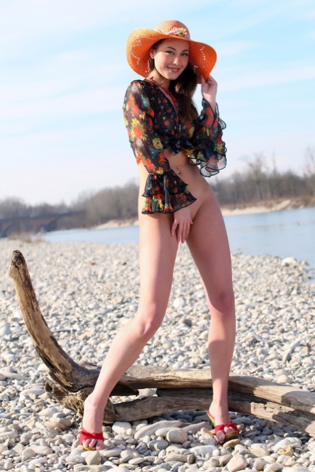 Met Art starring Lorena B Sex Gallery