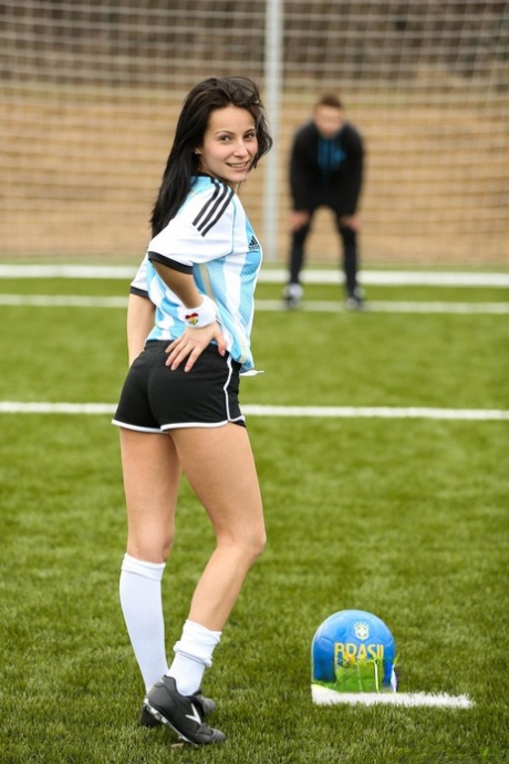 ホットなアルゼンチン人サッカー選手、レクシーAがホットなマッサージ＆ファックを受ける