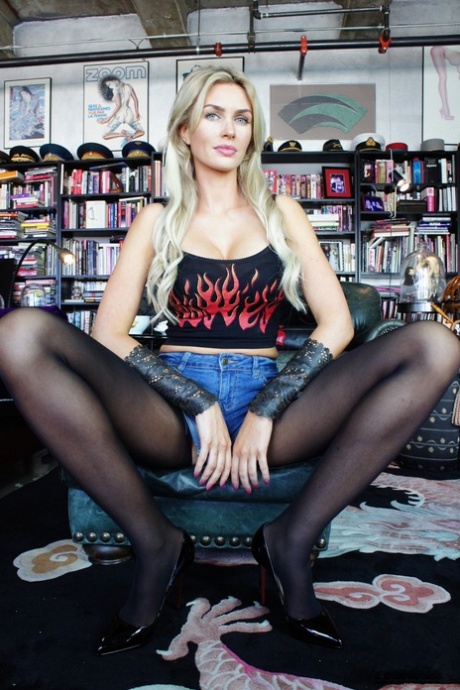 Ikona porno Nina Hartley szkoły Nastolatki Gigi Allens & Penelope kamień w 3s