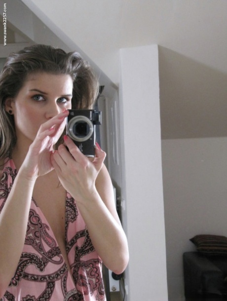 Bored girlfriend Patti Page takes selfies of herself stripping & posing