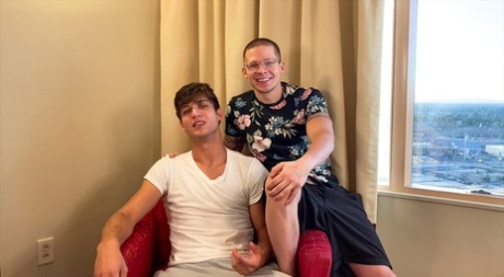 Hairy gay Elliot Finn gets pounded hard by Dillon Anderson in an amateur scene