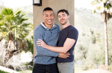 Os gays sensuais Zion Nicholas e Cayden Stone terminam uma grande foda com um rosto pegajoso