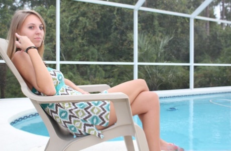 Blondynka Kaylynn Kennedy połyka ładunek spermy po hardcorowym waleniu