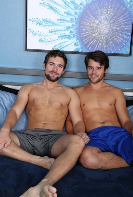 Hot homofile gutter Jeremia & Griffin Gravhauger fransk kiss & blåse hverandres kuker