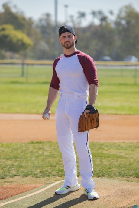 De homoseksuelle holdkammerater Masyn Thorne & Blain OConnor knepper efter baseballtræning