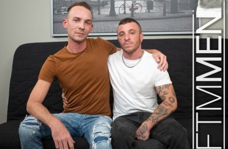 Hot kåt Brayden St Jaymes knullar tatuerad gay med en twat Chance Hart