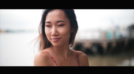 Sexy asijská milenka Luna X dává felaci a je bušena zezadu