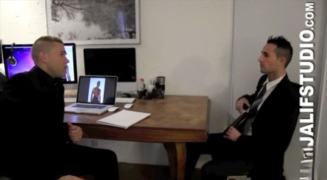 Schwule Führungskraft Jordan Fox interviewt und fickt Bewerber Eddy Crunch