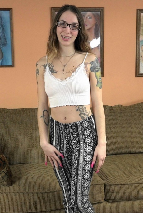 Emo American Angel Starre unveils her inked body and gives an incredible BJ