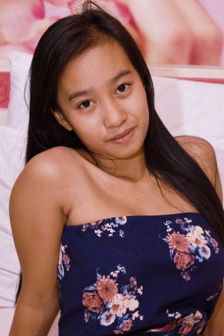 Chloe Hidalgo, une jeune femme asiatique aux seins volumineux, s