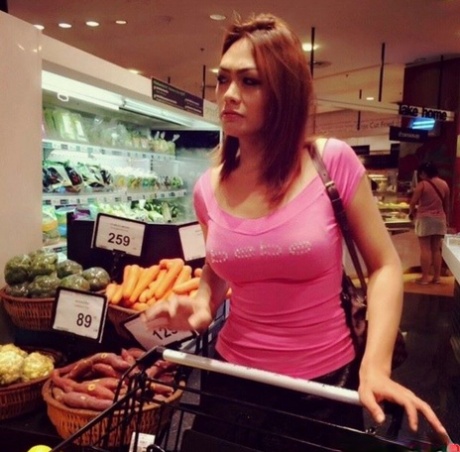 Hallo Ladyboy