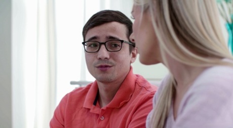 Tiempo para adultos realizado por Bunny Madison, Ricky Spanish XXX Pics