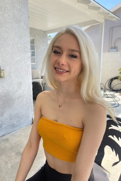 Amateur girlfriend Scarlett Hampton shows her cute pierced tits and hot holes