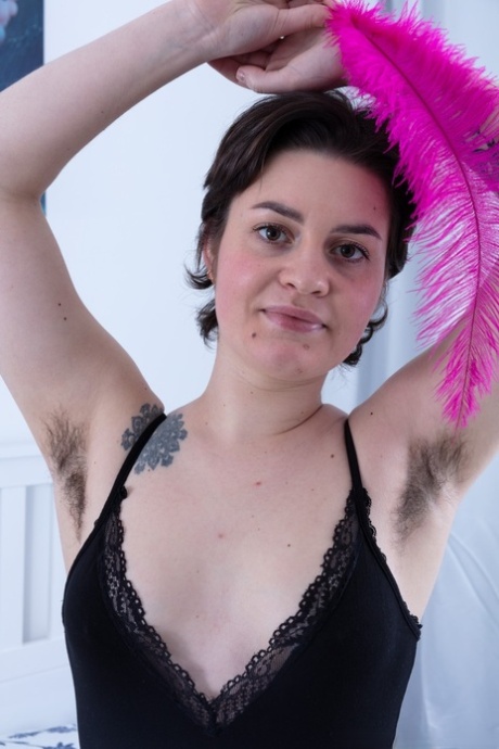 Short-haired amateur Maja Aguilar flaunts her hairy pussy and armpits