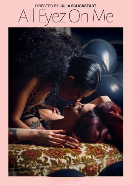 Lesbiske babes Diosa Mor & Adreena Angela har en erotisk pige-pige-session