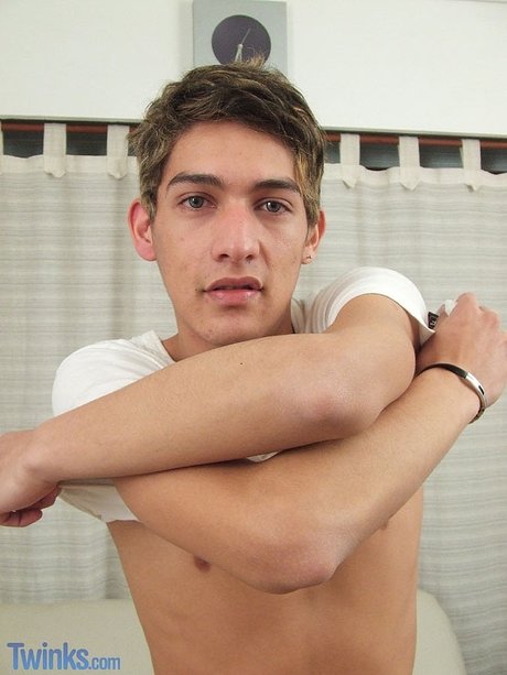 Hot twink strips naked & shows his big balls up close while jerking off