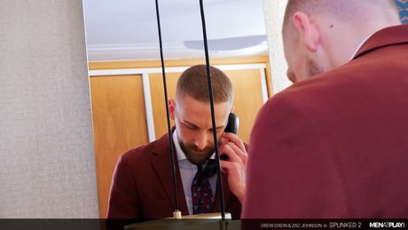 Hotel service assistant Drew Dixon wordt gedomineerd en hard geneukt door Zac Johnson