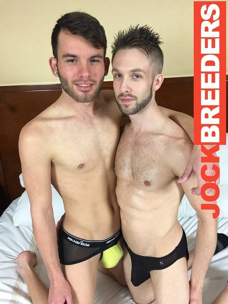 Petite gay twinks Declan Mcclain & Jake Bradley jíst a šukat navzájem díru