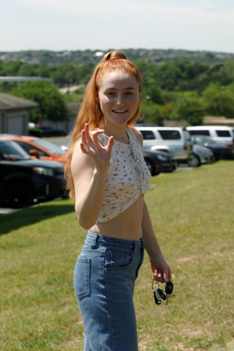 Pretty babe Dabney Conrad shows her big booty and her tiny tits